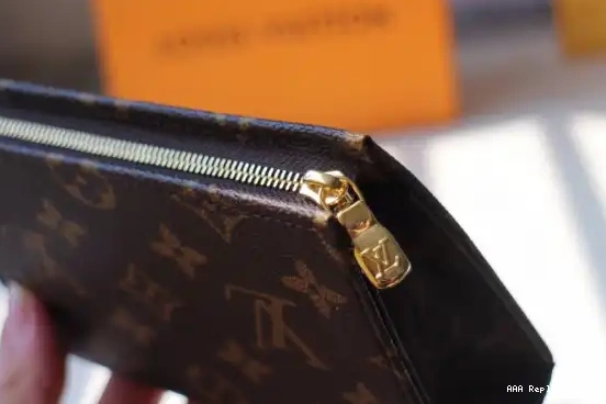 Aaa replica ru 15 VUITTON POUCH LOUIS TOILETRY 0525